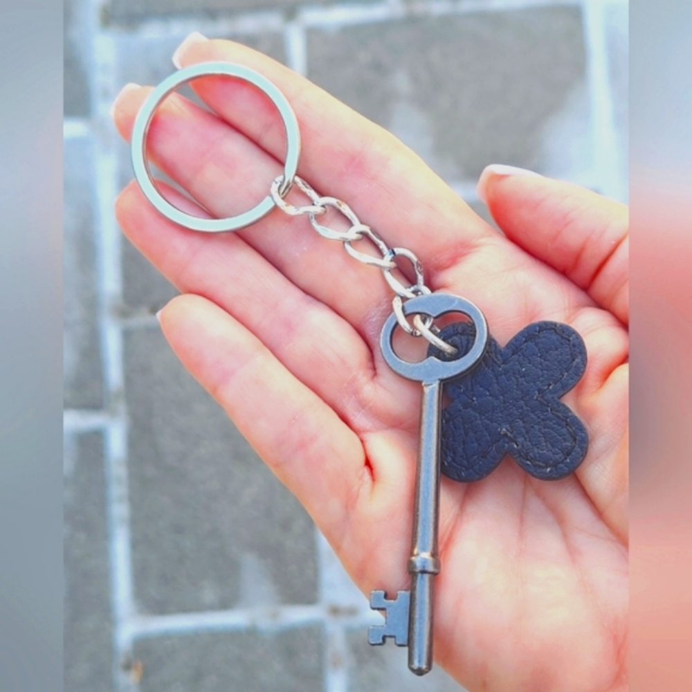 Anthropologie Steampunk Key and Leather Flower Keychain RARE
